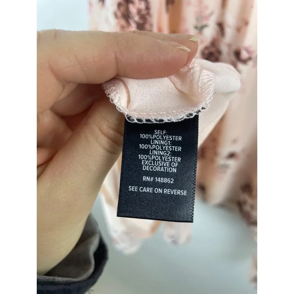 Torrid Women's 3X NWT Pink Floral Crochet Sharkbite Hem Chiffon Y2K babydoll Top - Picture 6 of 6